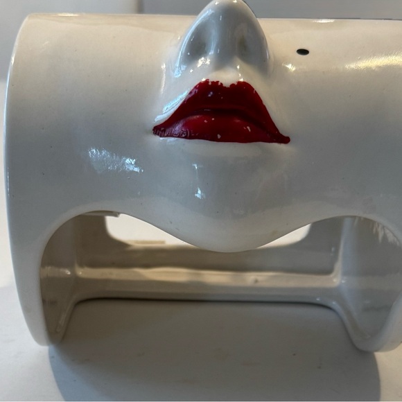 Cream Toilet Paper Holder - Picture 2 of 5